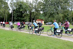 Start uczestników rajdu rowerowego szlakiem unijnych projektów po Roztoczu