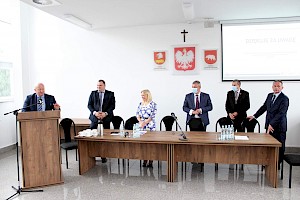 Jarosław Stawiarski, Marszałek Województwa Lubelskiego zabiera głos w trakcie spotkania w Radzyniu Podlaskim (fot. Powiat Radzyński).