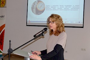 We Włodawie prezentację dotyczącą Europejskiego Funduszu Rozwoju Regionalnego przedstawiła Małgorzata Kalicka z Lubelskiej Agencji Wspierania Przedsiębiorczości w Lublinie.