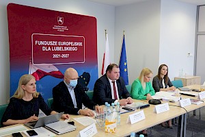 Spotkanie Zespołu Sterującego otworzyła Anna Brzyska Dyrektor Departamentu Zarządzania RPO Urzędu Marszałkowskiego Województwa Lubelskiego w Lublinie.