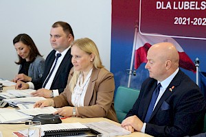 Cykl spotkań negocjacyjnych prowadziła Dyrektor Departamentu Zarządzania RPO Anna Brzyska.