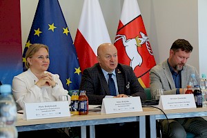 Spotkanie otworzył Marszałek Województwa Lubelskiego Jarosław Stawiarski, a prowadziła je Dyrektor Departamentu Zarządzania RPO (DZ RPO) Anna Brzyska.