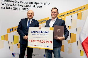 Gmina Chodel otrzymała środki na realizację projektu pn. Energia ze słońca dla Gminy Chodel.