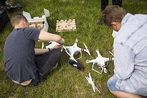 Energia kompetencji II. Uczniowie przygotowują drony do startu